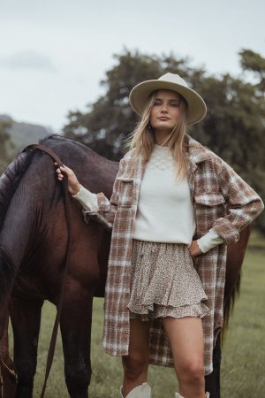 Dion Shacket – Tan/White