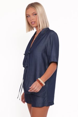 Aaliyah Chambray Tie Front Top – Dark Wash