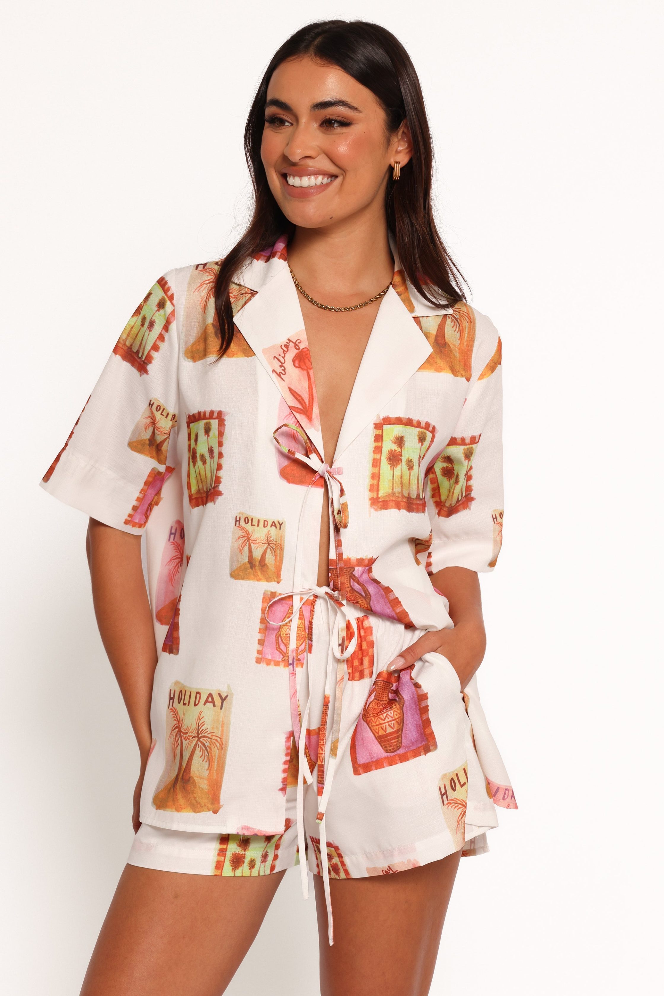 AaliyahTieFrontTop-WhiteMulti_AaliyahShorts-WhiteMulti2_4042404d-0731-4c59-94d8-7a3dd58853ac-1