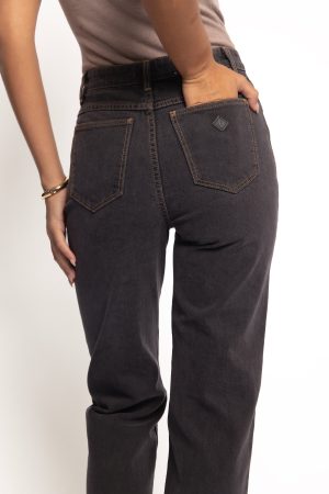 Abrand 94 High Straight Jeans – Cara Washed Black
