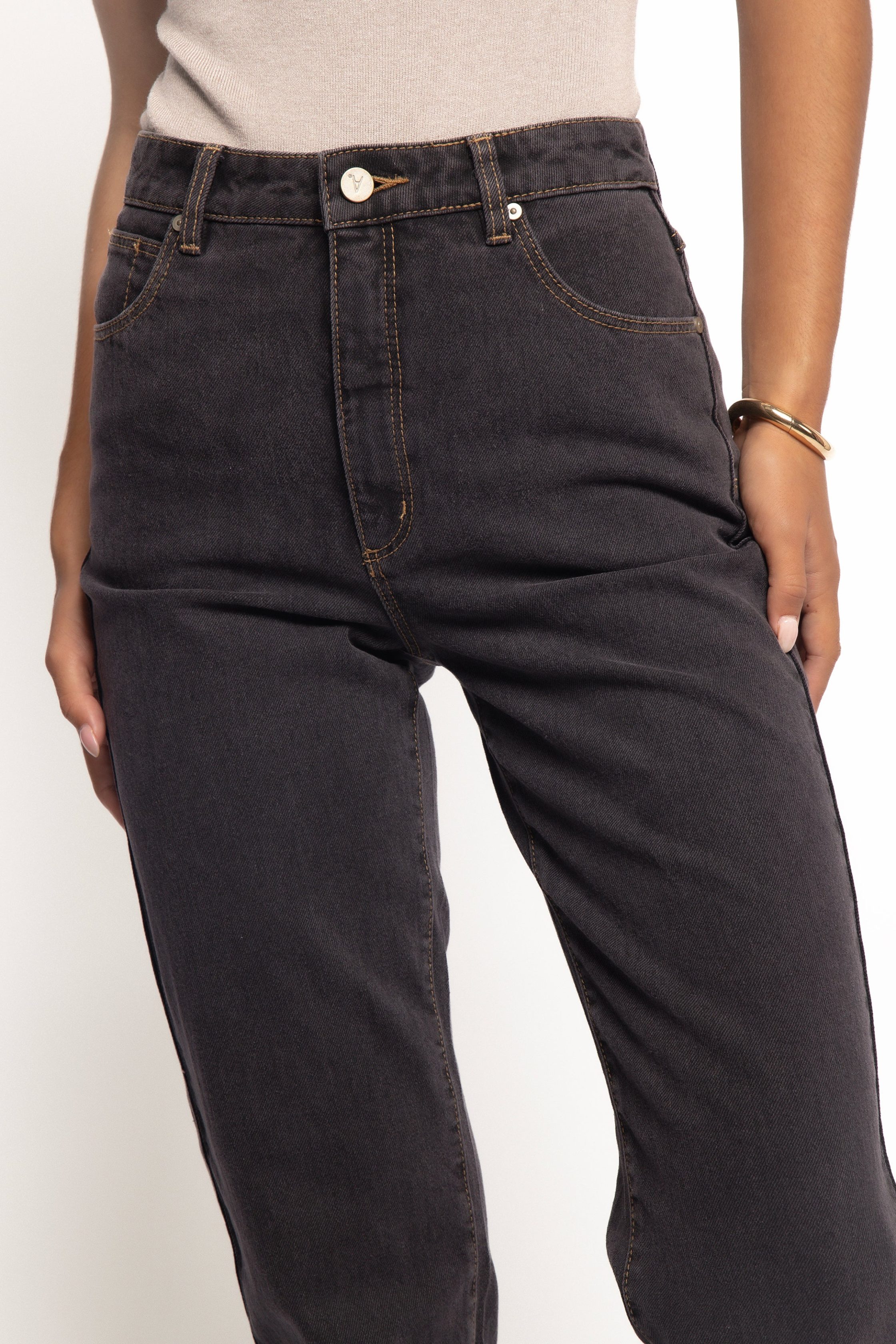 Abrand94HighStraightJeans-CaraWashedBlack0392