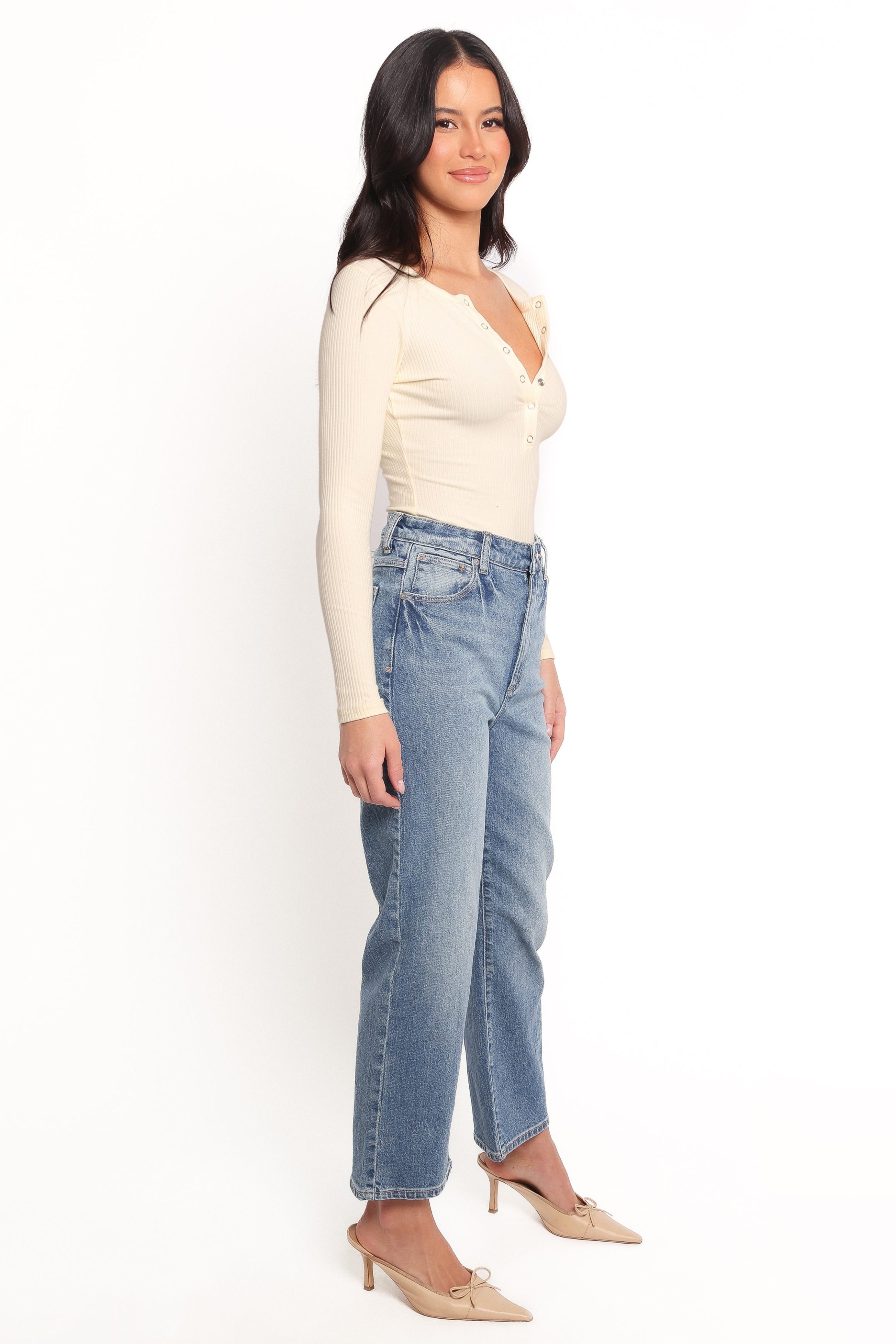 AbrandVeniceStraightJeans-Amara3-6