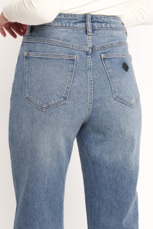 Abrand Venice Straight Jeans – Amara