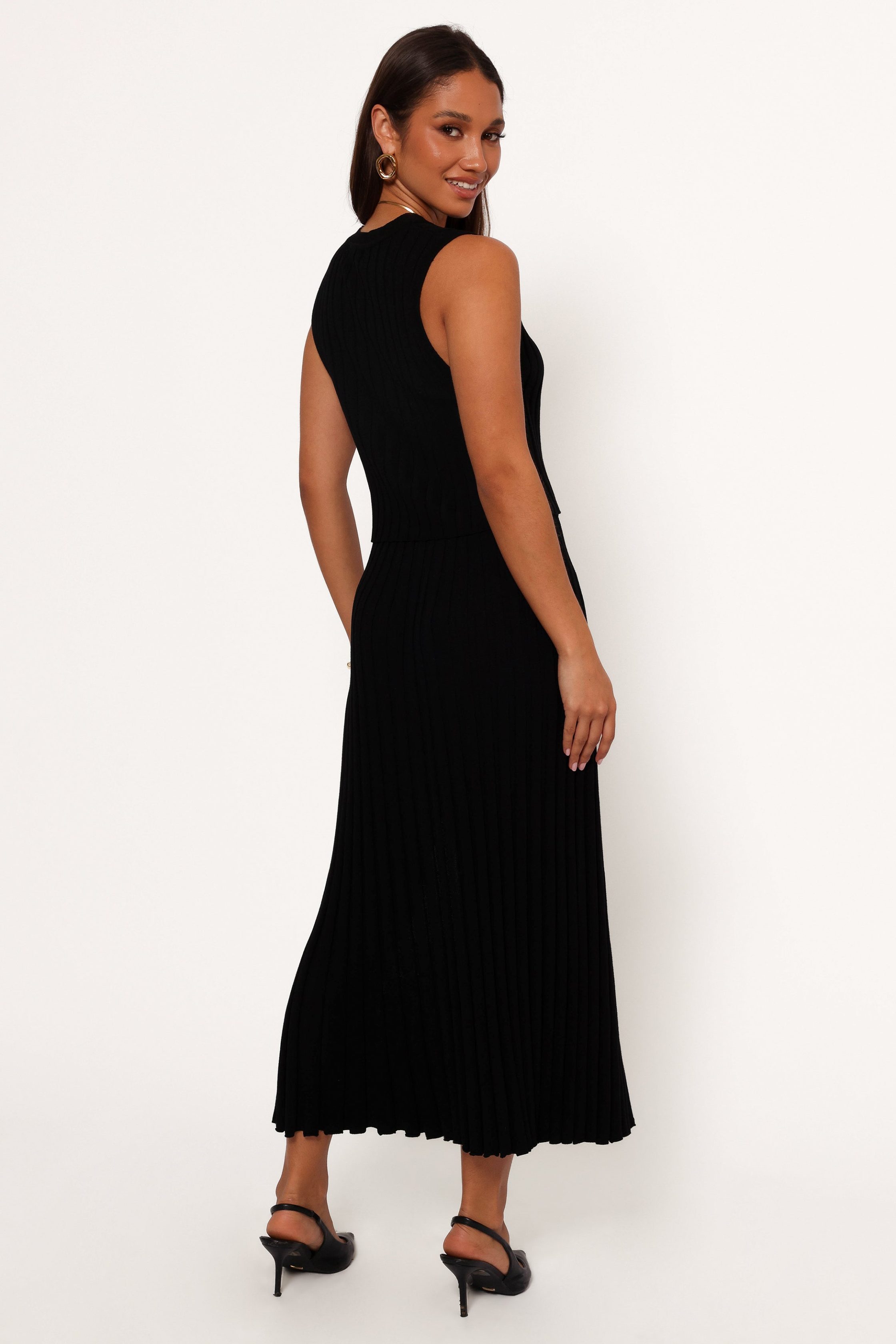 CarsonKnitMidiSkirt-Black3-6