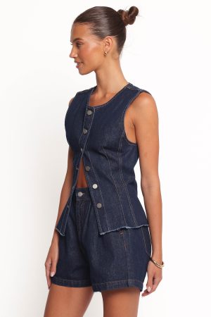 Nylah Pleated Denim Short – Mid Denim