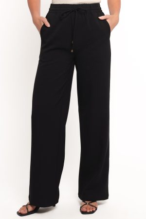 Cinch Wide Leg Crepe Pant – Black