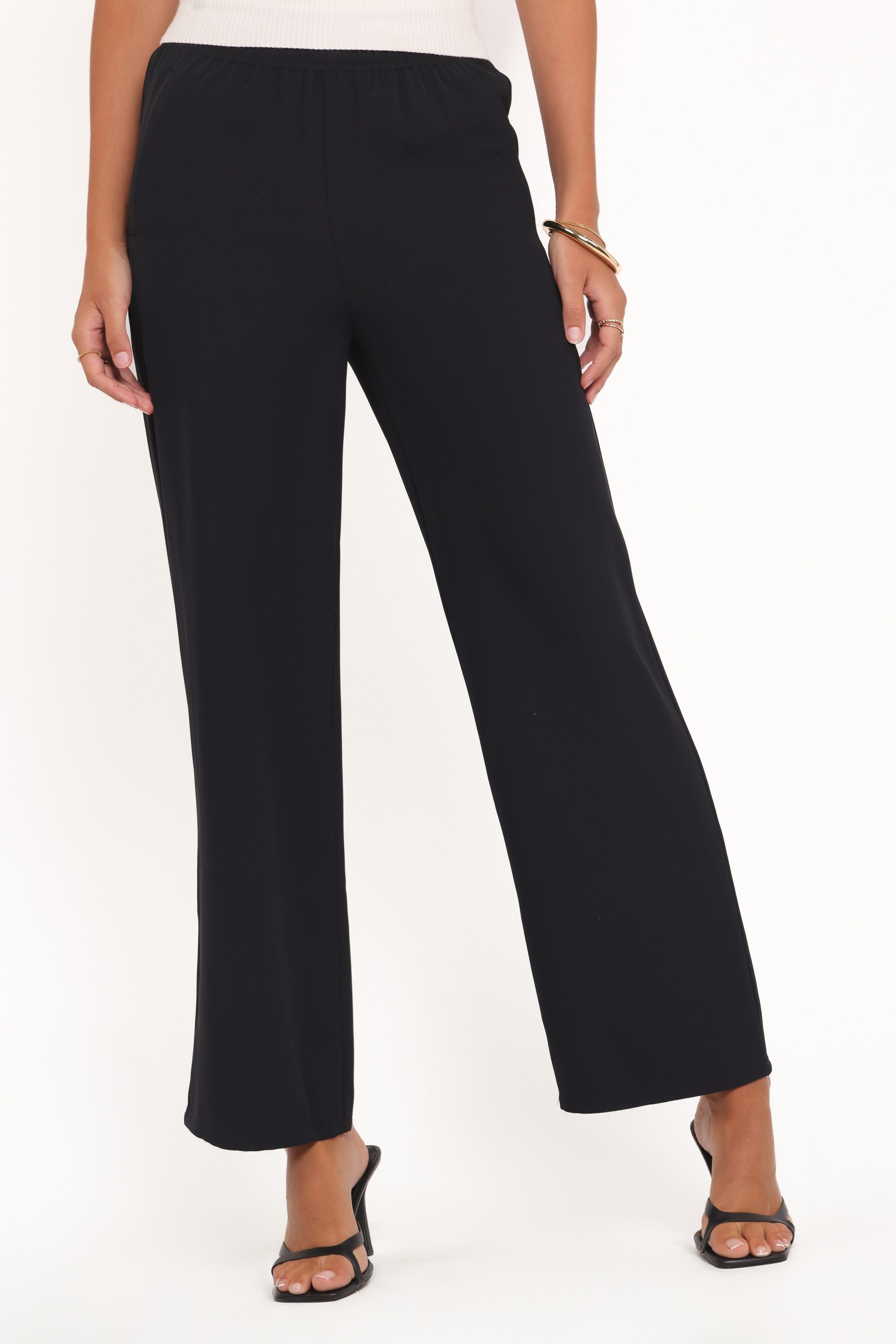 ClarkCrepeWideLegPant-Black1513_5c045666-ab9f-4910-97c4-30503ef7489d-4