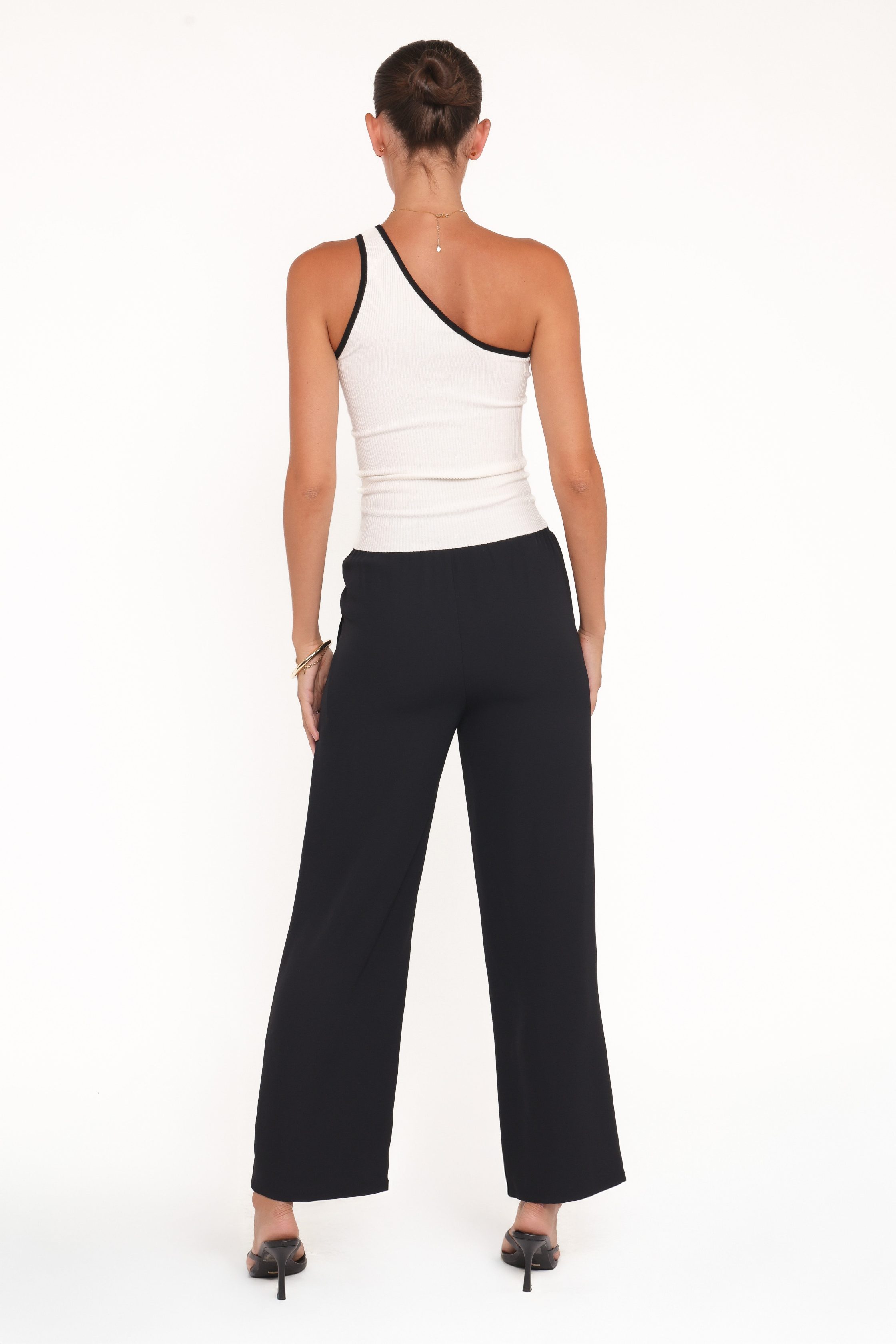 ClarkCrepeWideLegPant-Black1534_224c2ad9-1c0a-4bfd-8bc3-54f5489eb27c-4