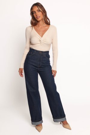 Demi Twist Detail Knit Top – Cream