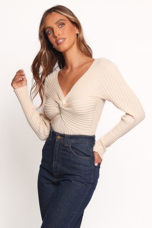 Demi Twist Detail Knit Top – Cream