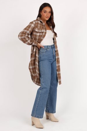 Dion Shacket – Tan/White