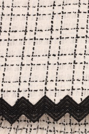 Elea Short – Black White