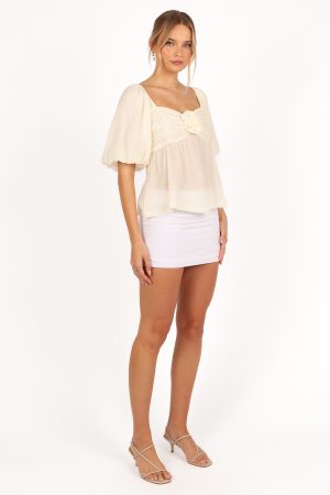 Emerson Rosette Top – Ivory