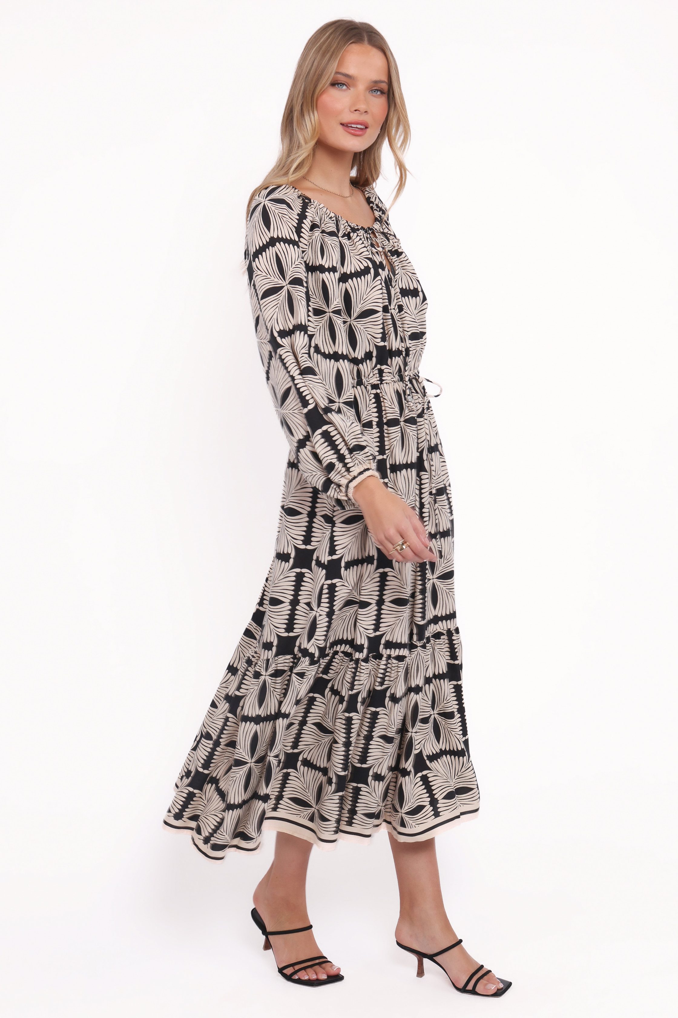 FarisOffShoulderMidiDress-BlackGeo34_0c210d85-679f-44b4-b2be-b75a2451b8ae-10