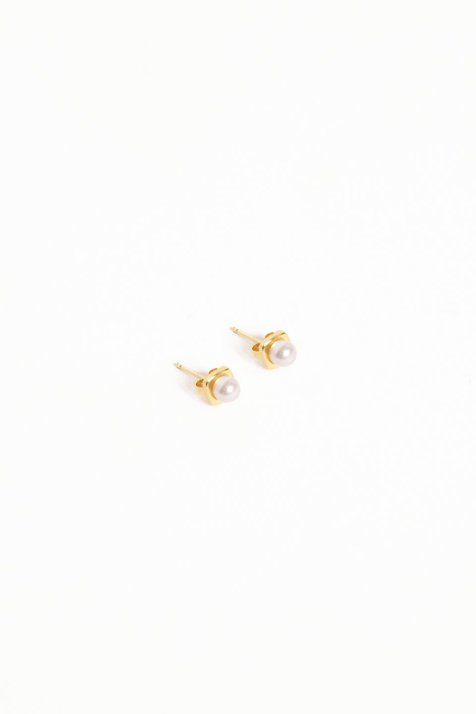 Helene Stud Earrings - Gold/Pearl