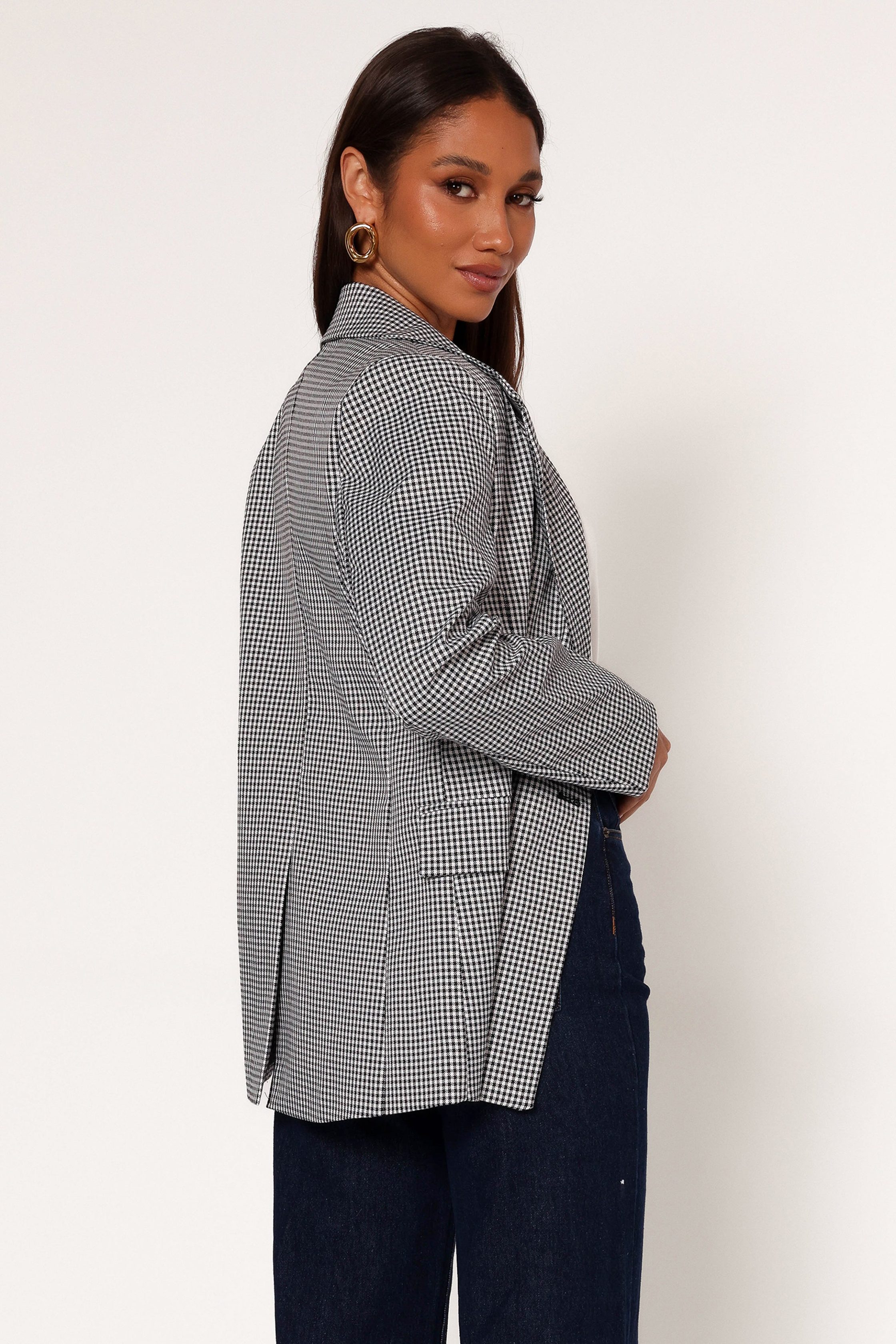 JulietteBlazer-BlackWhite4-5