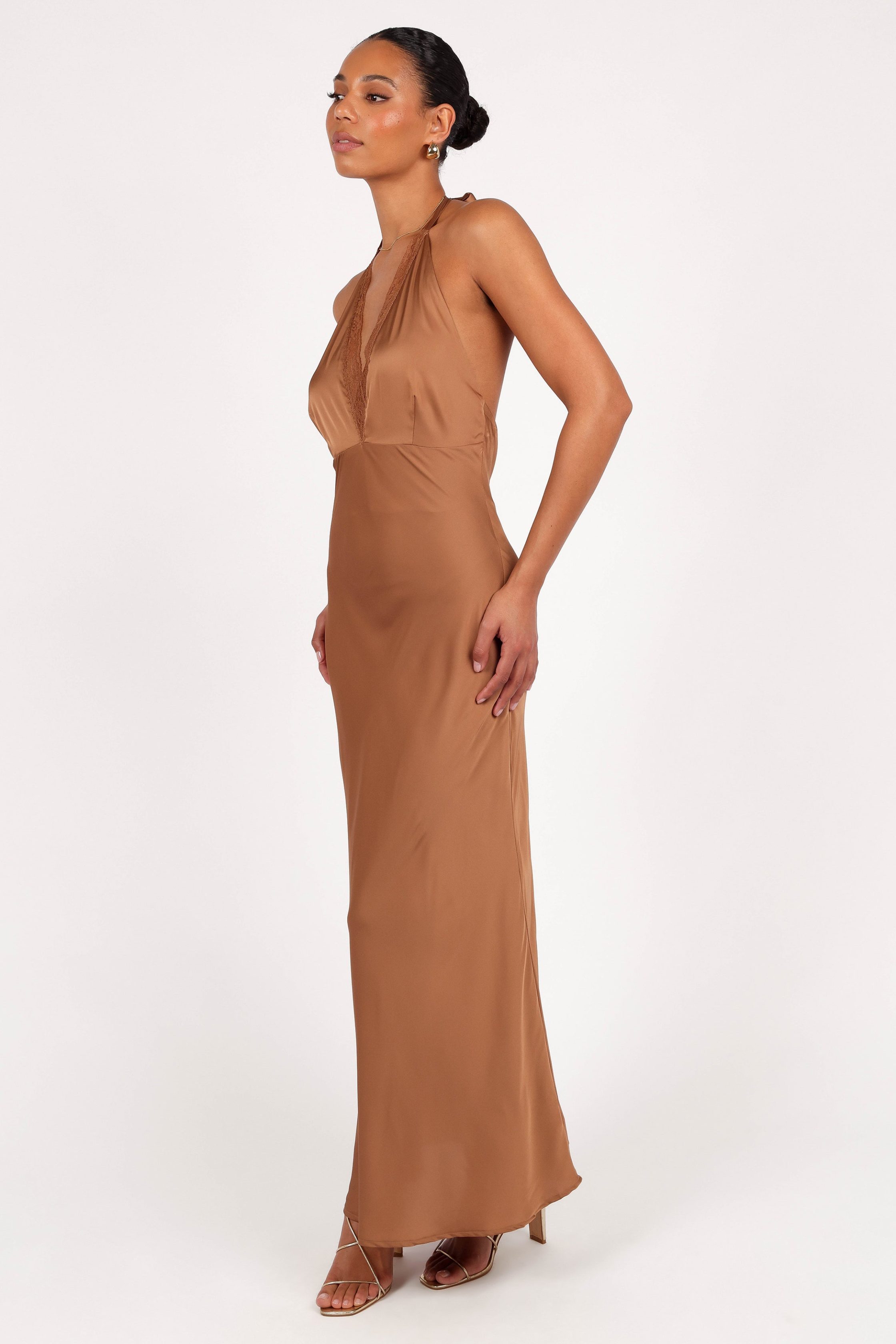 KalinaHalterneckMaxiDress-Bronze2_de17d305-a9fb-457e-b01b-17c01725124e-22