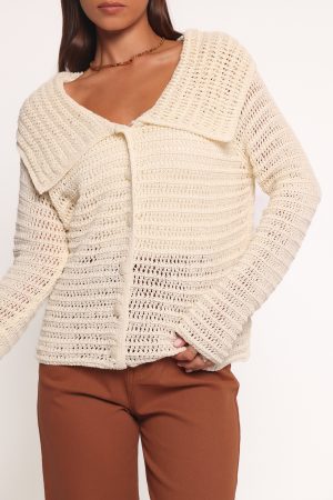 Lyra Large Collar Cardigan – White