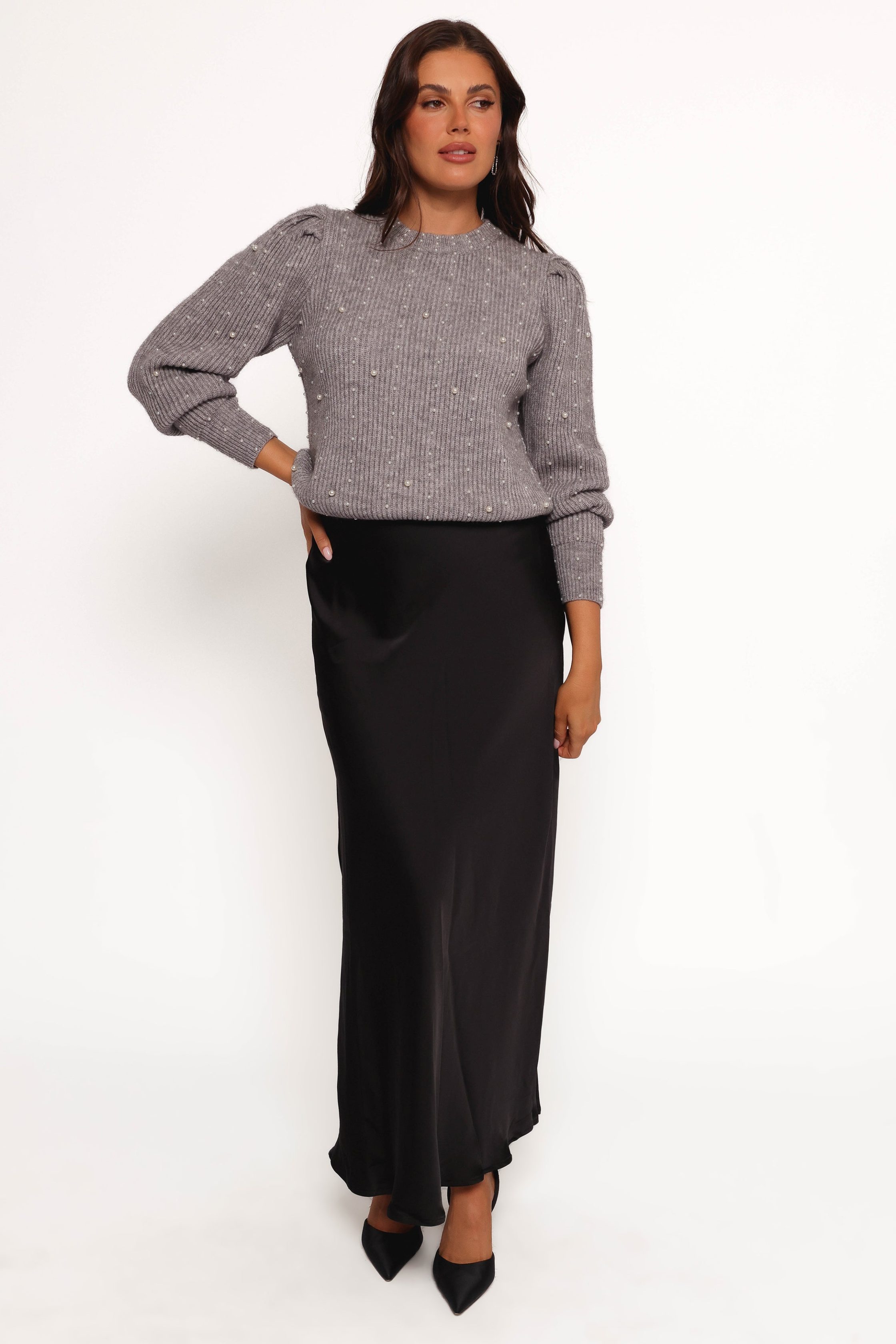 MakenaPearlDetailKnitSweater-HeatherGrey1