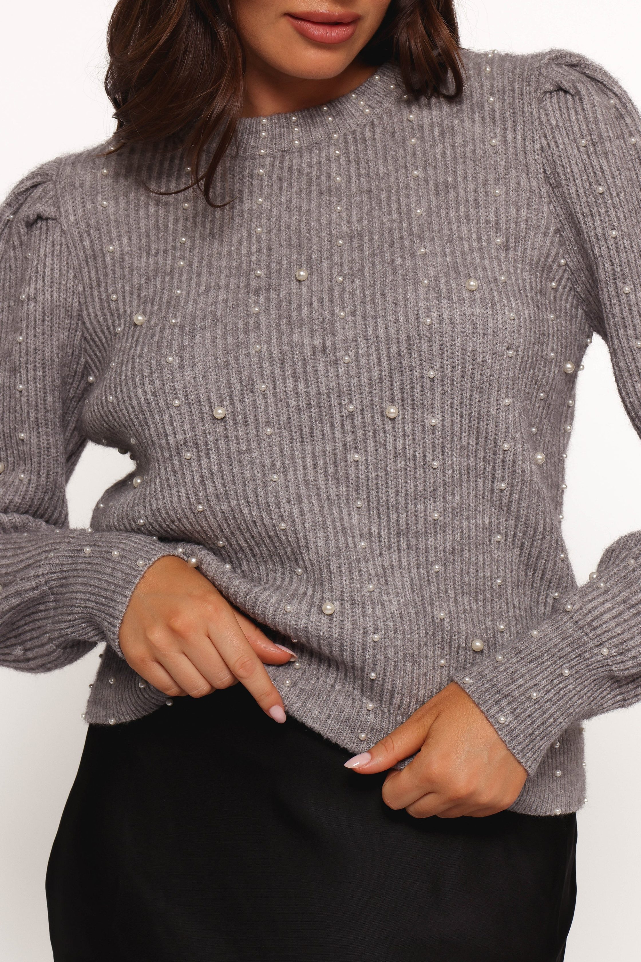 MakenaPearlDetailKnitSweater-HeatherGrey8