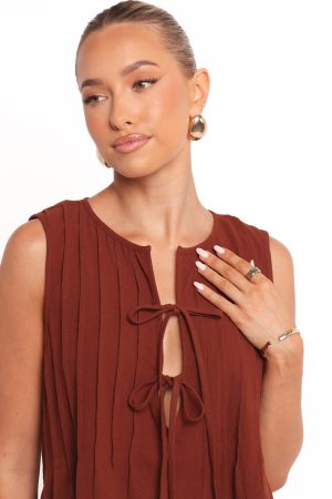 Nika Pleated Top – Chocolate Brown