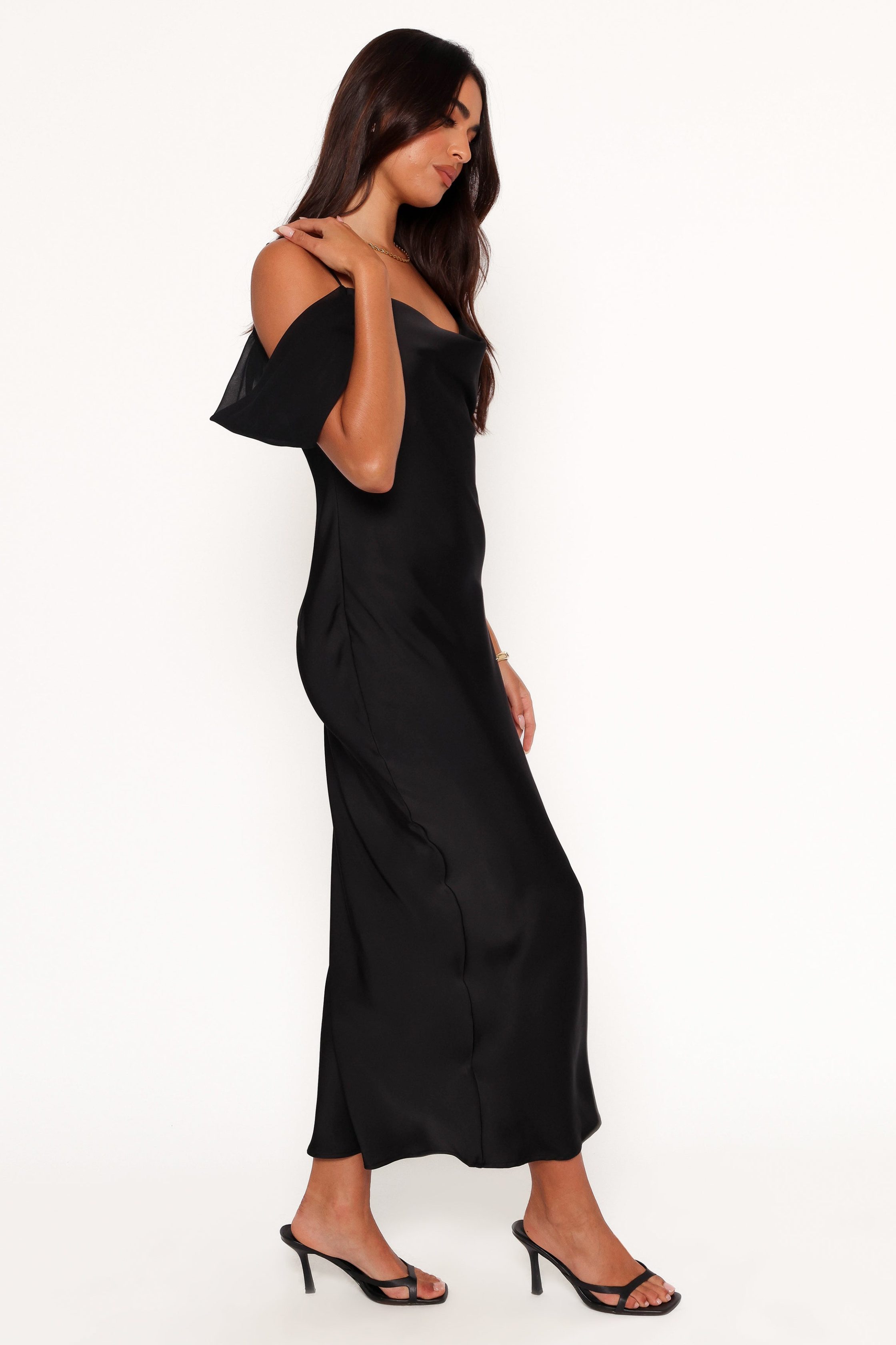 ReynaOffShoulderMaxiDress-Black5-9