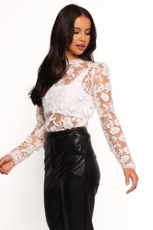 Grayso Top – White