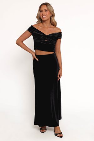 Suri Velvet Maxi Skirt – Black