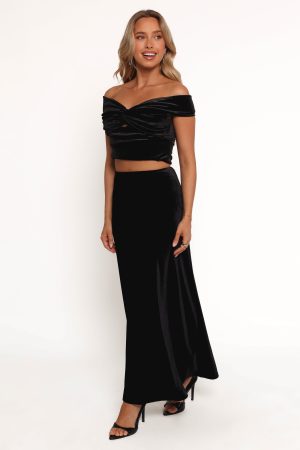 Suri Velvet Maxi Skirt – Black