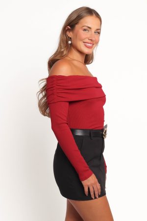 Thomsie Off Shoulder Knit Top – Berry