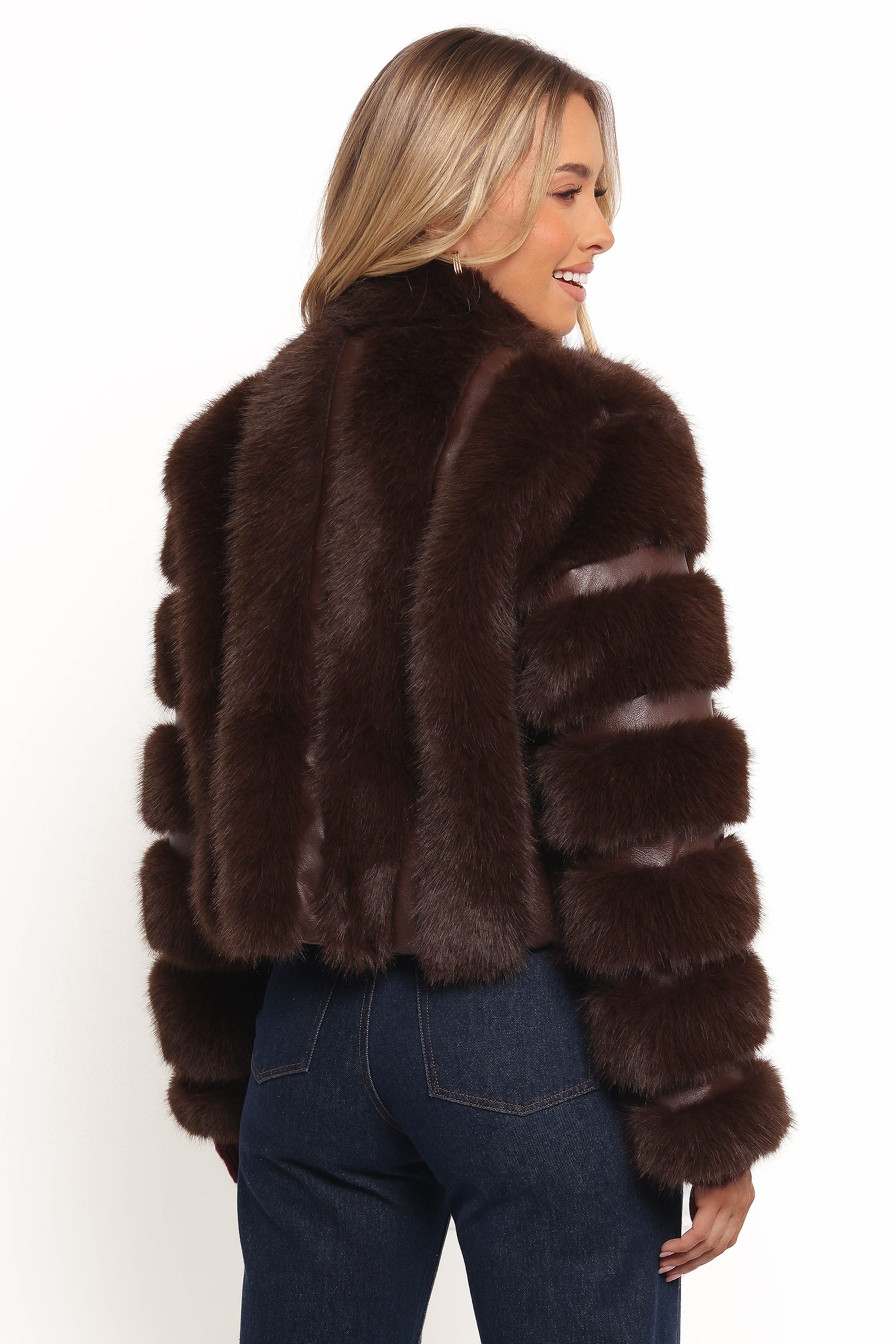 VelmaChannelFauxFur-Chocolate4_35389535-8c58-4e38-81a9-ee3628b14629-5