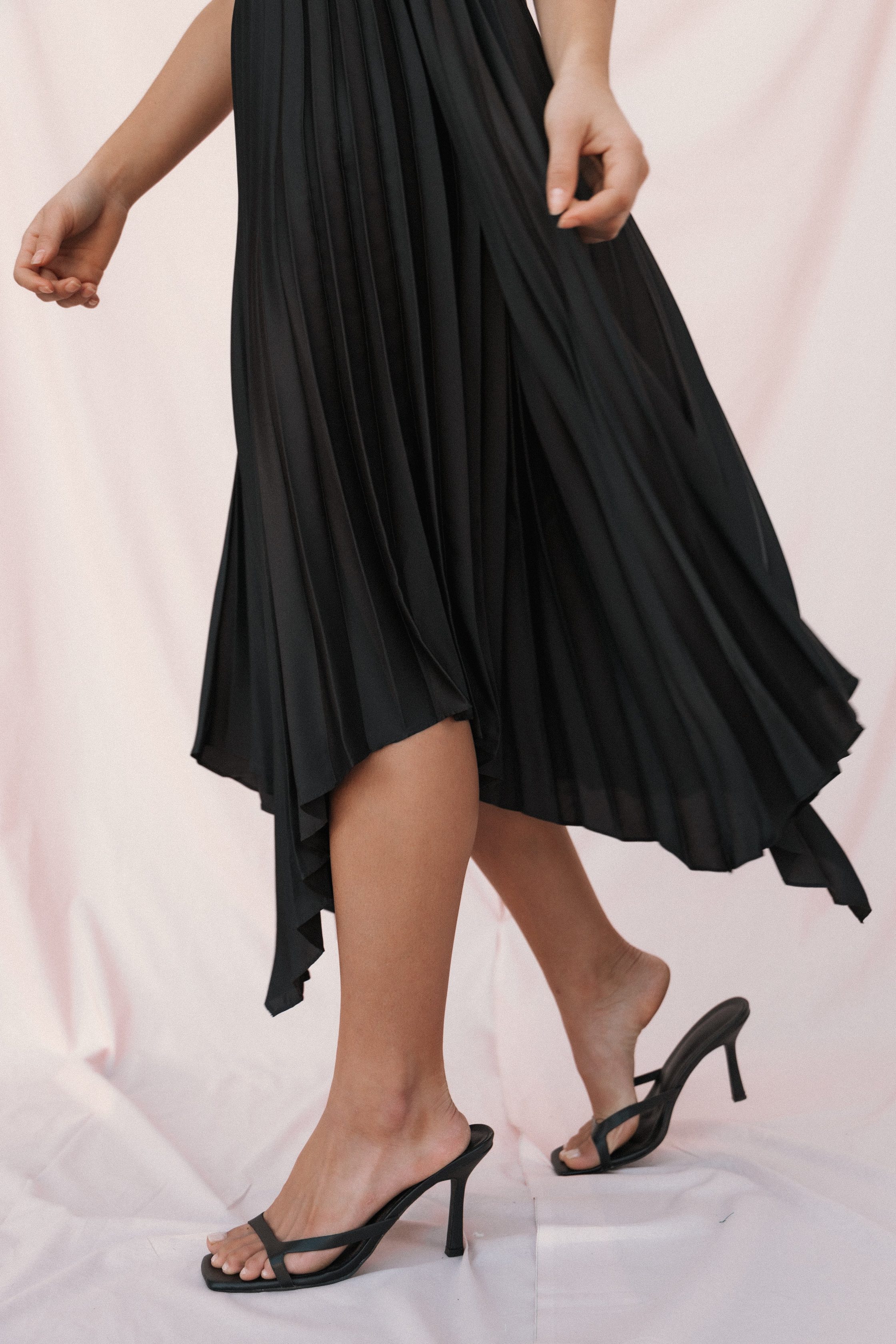 VikkiDress-Black5-3