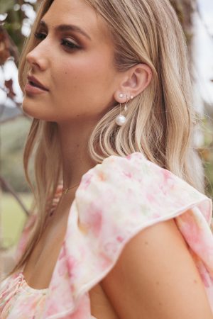 Vivienne Earrings – Gold/Pearl