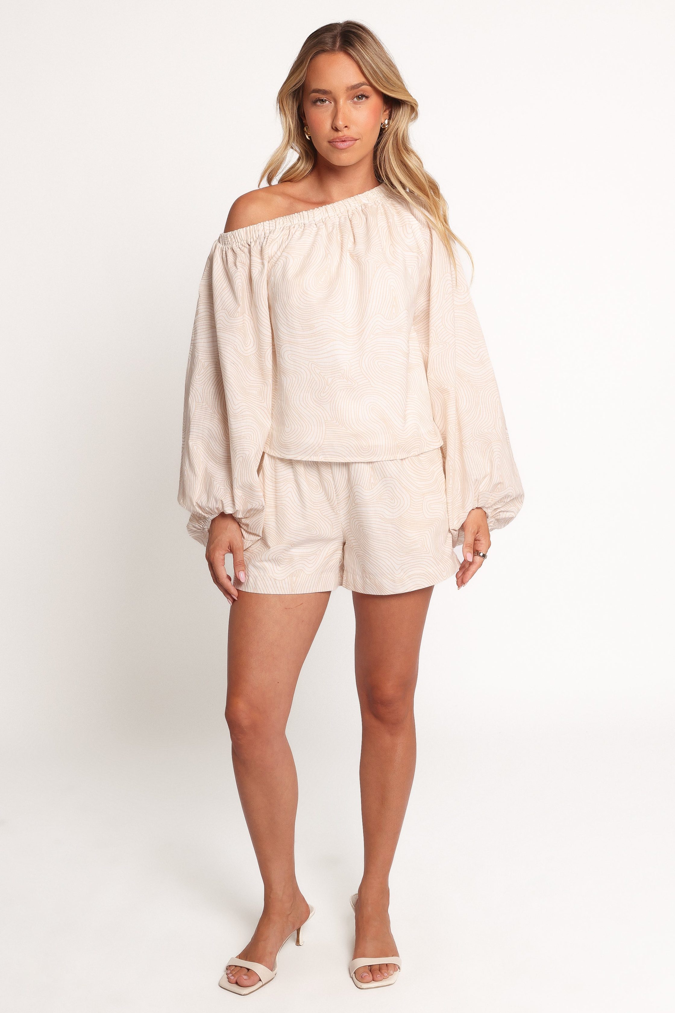 ZionOffShoulderLongSleeveTop-TanSwirl_TuliyaHighWaistShorts-TanSwirl2-9