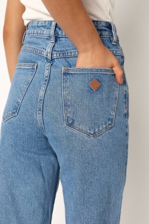Abrand 94 High Wide Jeans – Debbie