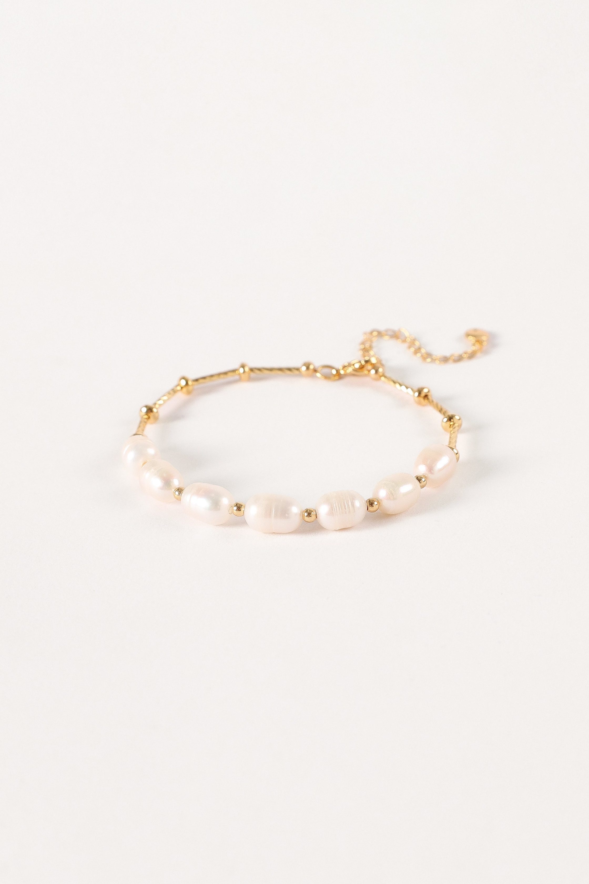 petal-and-pup-usa-accessories-ren-pearl-bracelet-gold-one-size-34646994583729-5