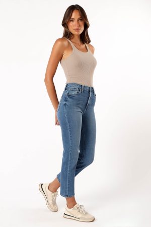Lea High Rise Classic Straight Jean – Medium Denim