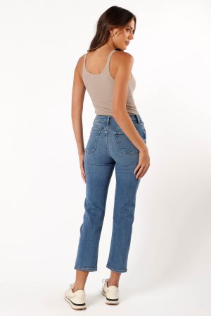 Lea High Rise Classic Straight Jean – Medium Denim