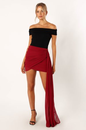 Night Lover Mini Skirt – Merlot