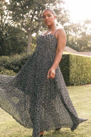 Achanti Pleated Maxi Dress – Black Floral