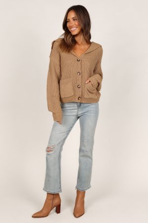 Amelia Oversize Collar Button Cardigan – Camel