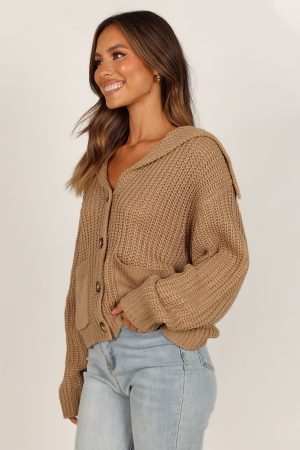 Amelia Oversize Collar Button Cardigan – Camel
