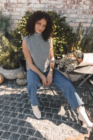 Celaena Turtleneck Sleeveless Sweater – Grey