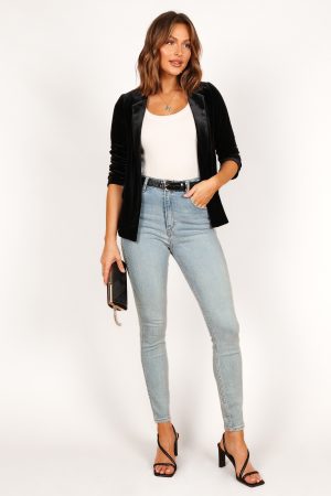 Vera Velvet Blazer – Black