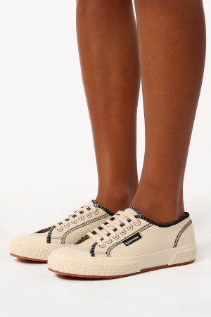 2294 Drill Overlock Stitching – Raw Off White