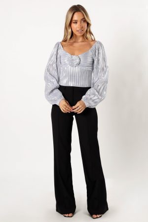 Nyra Rose Detail Top – Silver